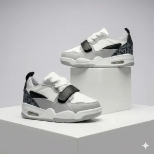 حذاء رياضي للأطفال